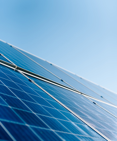 Painéis solares abastecendo propriedade rural